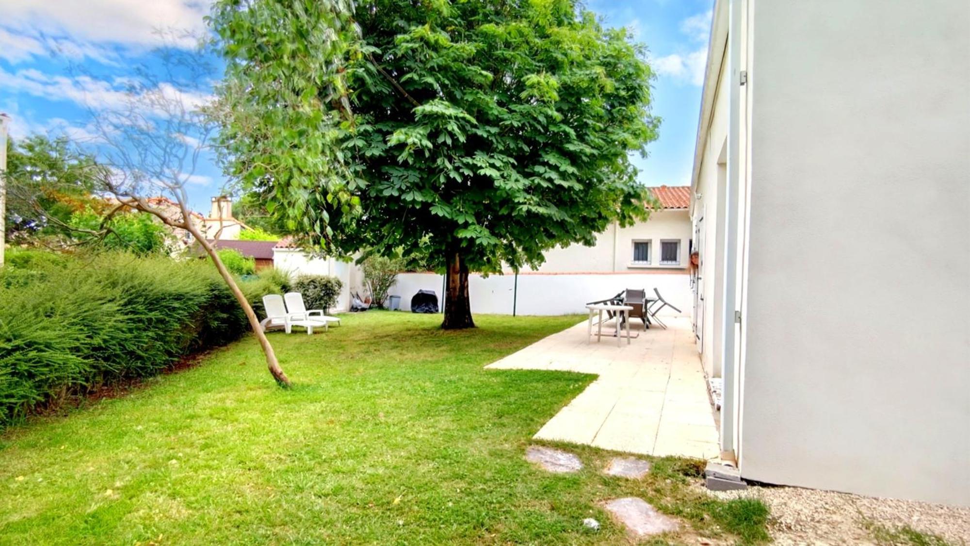 Sous Le Marronnier - Maison Pour 4 Avec Jardin Vila Royan Exterior foto